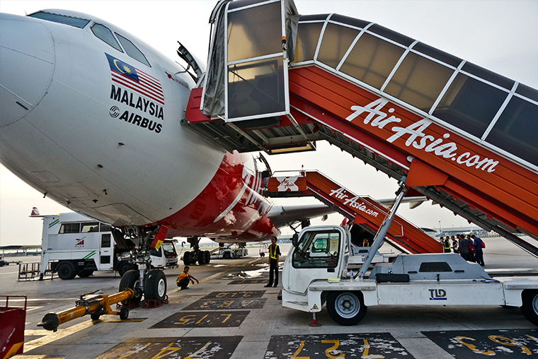 馬來西亞航空公司首架A380飛機(jī)特別涂裝亮相